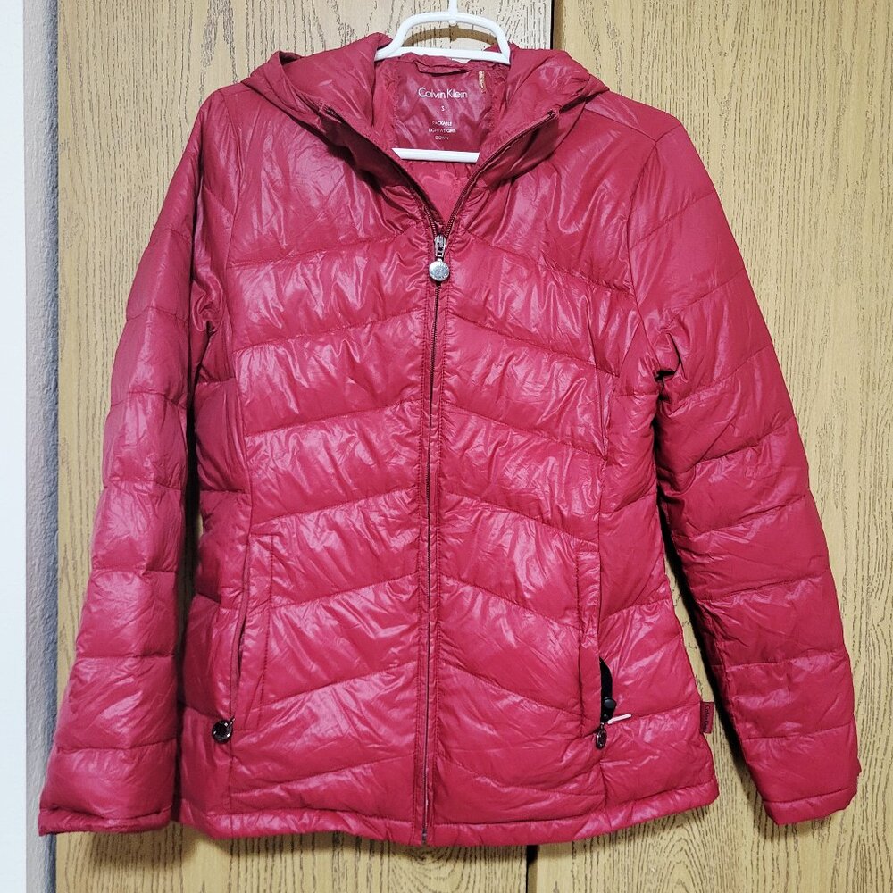 Calvin Klein Women's Down Puffer Winter Jacket with Hood RED Size Small NEW